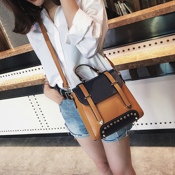 Rucsac de dama in stil retro din piele ecologica cu elemente din nituri metalice