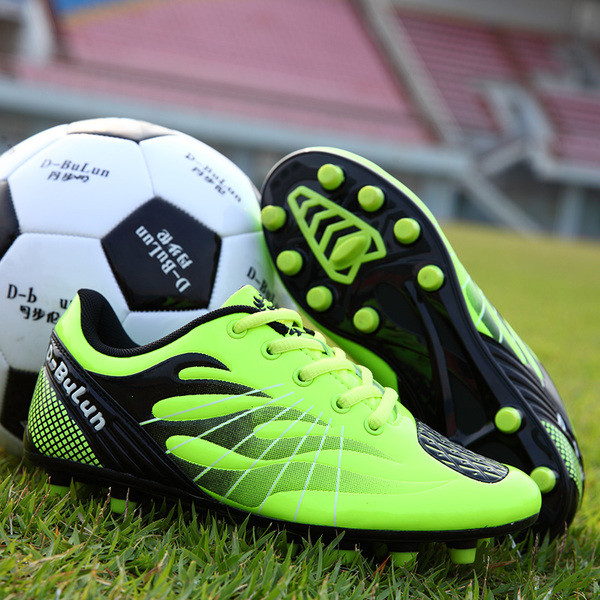 Ανδρικά παπούτσια  ποδοσφαίρου σε τέσσερα χρώματα
