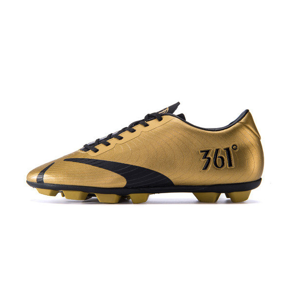 Ανδρικέά παπούτσια  ποδοσφαίρου σε διαφορετικά χρώματα