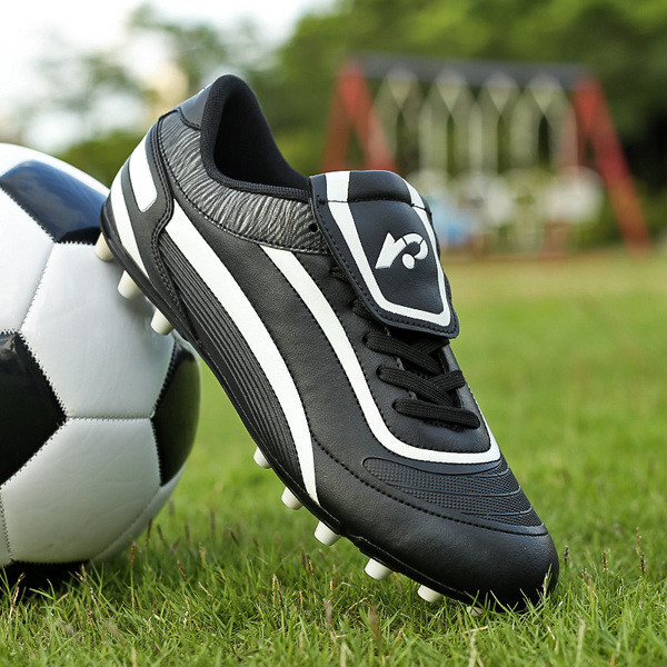 Παπούτσια  ποδοσφαίρου  σπορ σε μαύρο χρώμα