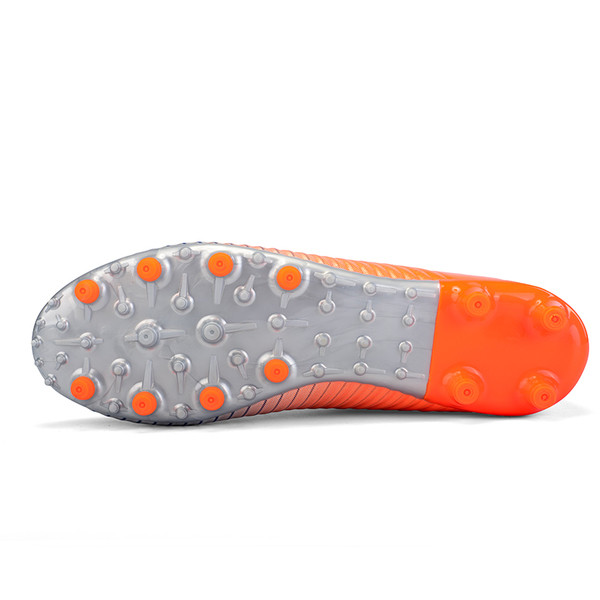 Ανδρικά παπούτσια  ποδοσφαίρου  σε οικολογικό δέρμα σε δύο χρώματα