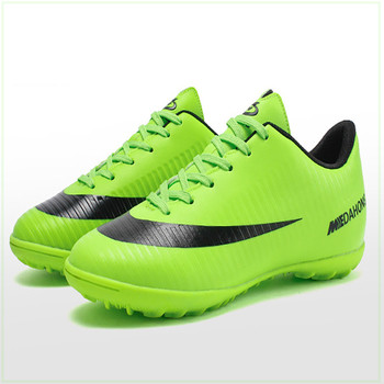 Παπούτσια  ανδρικά ποδοσφαίρου  σε τρία χρώματα