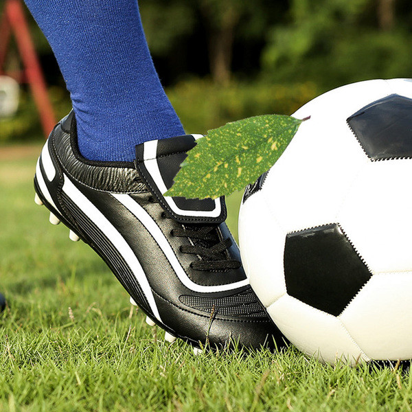 Légáteresztő férfi focigombok