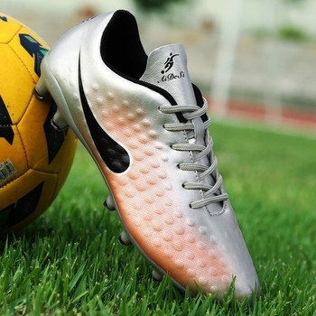 Παπούτσια ποδοσφαίρου σε διάφορα χρώματα