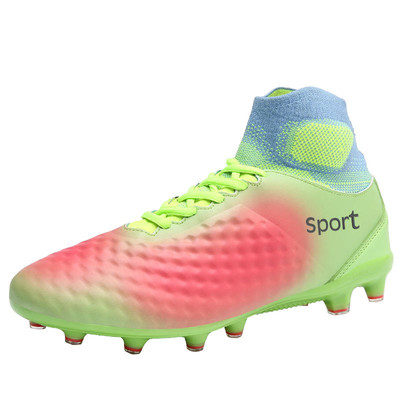 Άνετα ποδοσφαιρικά παπούτσια σε τρία χρώματα