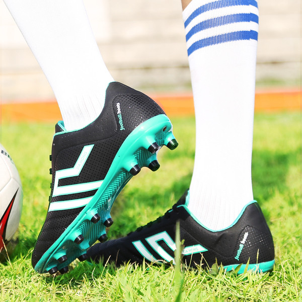 Ανδρικά παπούτσια  ποδοσφαίρου σε τρία χρώματα