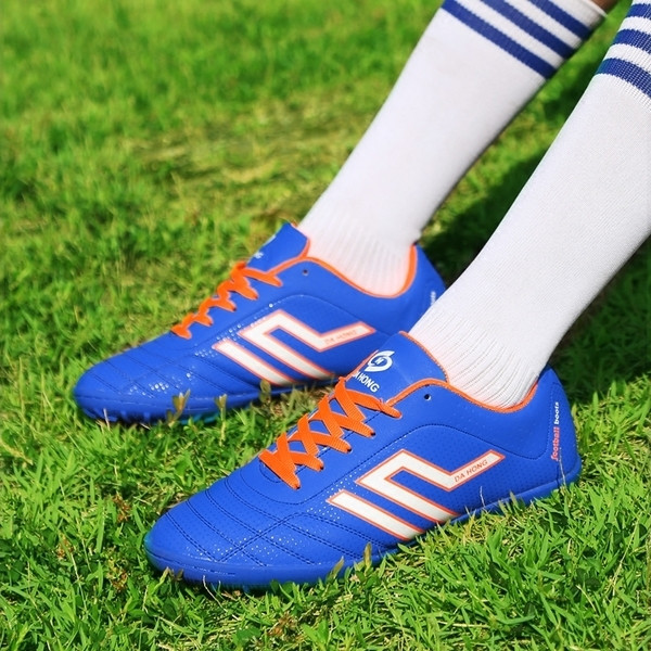 Ανδρικά παπούτσια  ποδοσφαίρου σε τρία χρώματα