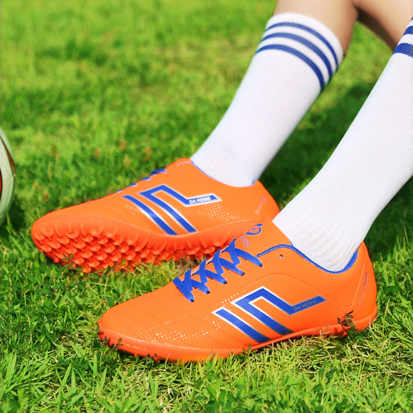 Ανδρικά παπούτσια  ποδοσφαίρου σε τρία χρώματα