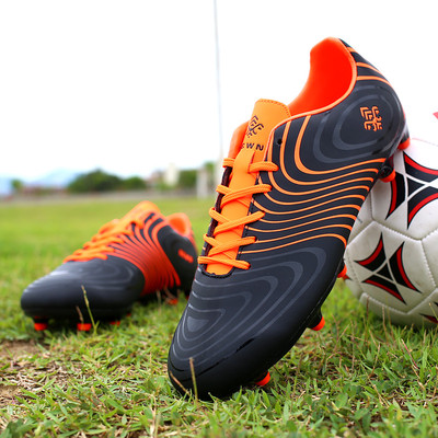 Ανδρικά παπούτσια  ποδοσφαίρου αναπνεύσιμα από οικολογικό δέρμα σε δύο μοντέλα