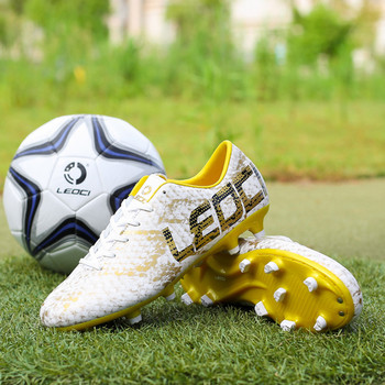 Ανδρικά παπούτσια  ποδοσφαίρου σε τέσσερα χρώματα