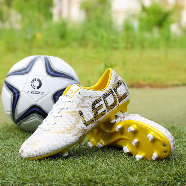 Nasturi de fotbal și centipede pentru bărbați în patru culori