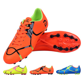 Леки и удобни футболни бутонки в три цвята