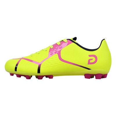 Леки и удобни футболни бутонки в три цвята