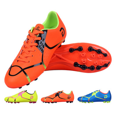 Ελαφρύ και άνετα παπούτσια  ποδοσφαίρου σε τρία χρώματα