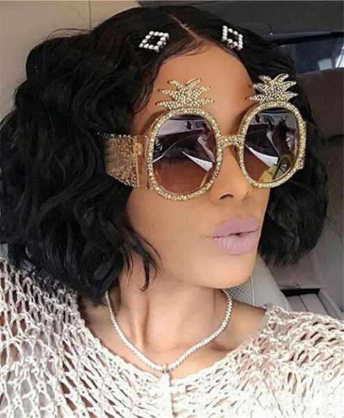 Μοντέρνα γυναικεία γυαλιάς με διακόσμηση και φαρδιά πλαίσια σε διάφορα χρώματα