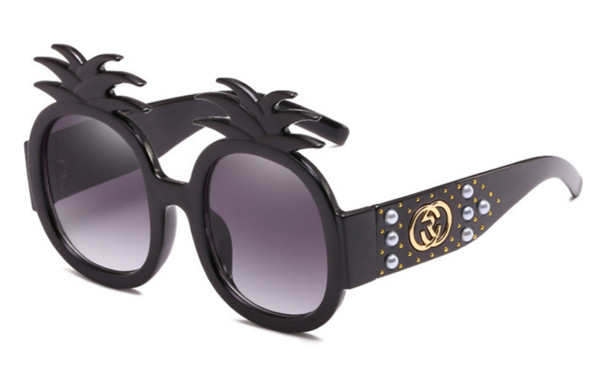 Μοντέρνα γυναικεία γυαλιάς με διακόσμηση και φαρδιά πλαίσια σε διάφορα χρώματα