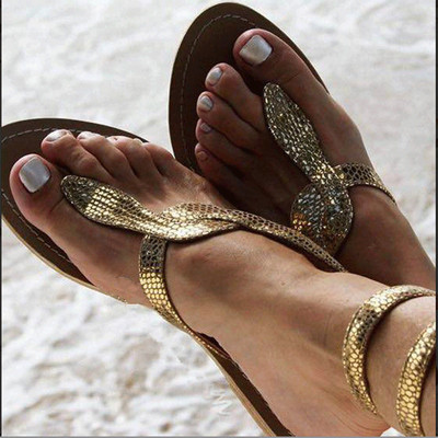 Стилни дамски сандали с равна подметка в златист и сребрист цвят