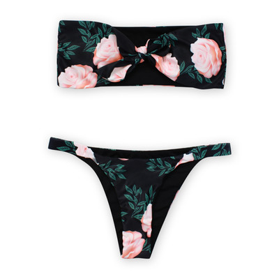 Costum de baie de damă în două părți în trei culori cu model floral