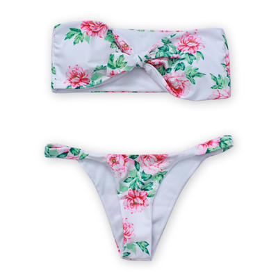 Costum de baie de damă în două părți în trei culori cu model floral