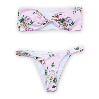 Costum de baie de damă în două părți în trei culori cu model floral