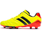 Ανδρικά παπούτσια ποδοσφαίρου σε διαφορετικά χρώματα