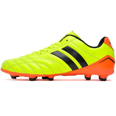 Ανδρικά παπούτσια ποδοσφαίρου σε διαφορετικά χρώματα