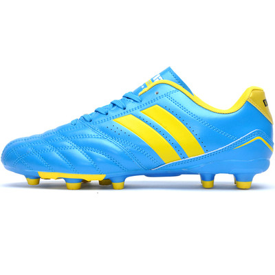 Ανδρικά παπούτσια ποδοσφαίρου σε διαφορετικά χρώματα