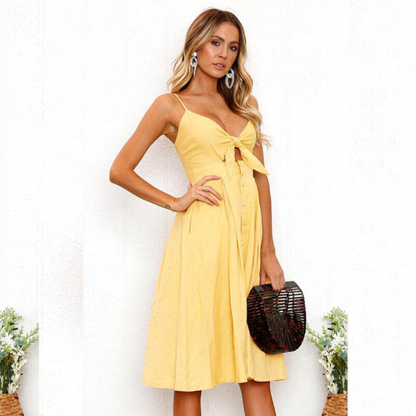 Modern női nyári ruha mély nyakkivágással szabott modellben - különböző színekben