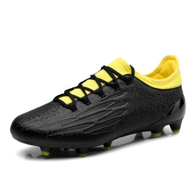 Ανδρικά παπούτσια ποδοσφαίρου σε διαφορετικά χρώματα