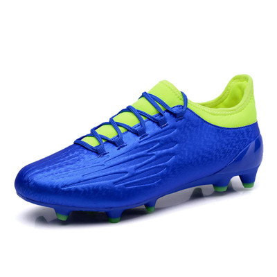 Ανδρικά παπούτσια ποδοσφαίρου σε διαφορετικά χρώματα
