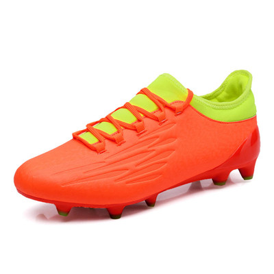 Ανδρικά παπούτσια ποδοσφαίρου σε διαφορετικά χρώματα