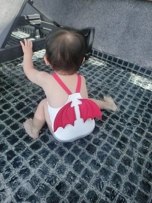 Costum de baie complet pentru fete pentru copii cu inscripție în alb și negru