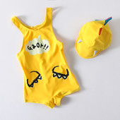 Παιδικό μαγιό - ανοιχτόχρωμο, με εφαρμογή και καπέλο, σε κίτρινο χρώμα