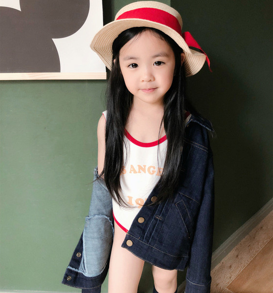 Modern gyerek teljes fürdőruha - unisex, felirattal