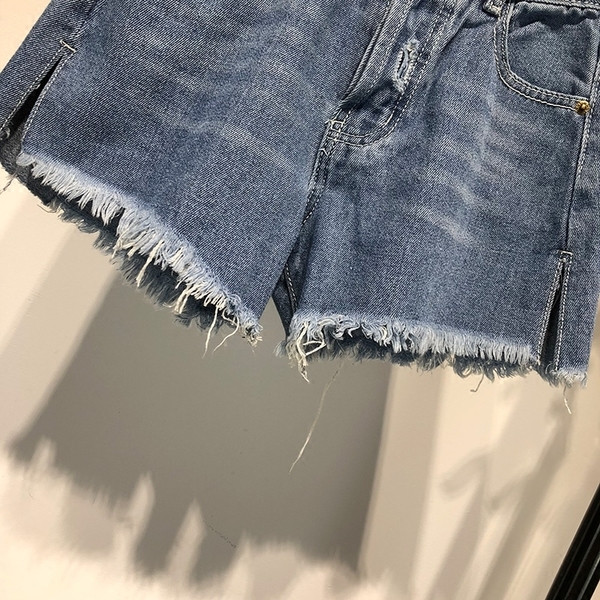 Μοντέρνα γυναικεία παντελόνια - απλό μοντέλο