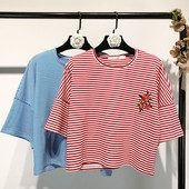 Tricou dama in dungi scurtat, in broderie albastra si rosu - model gratuit