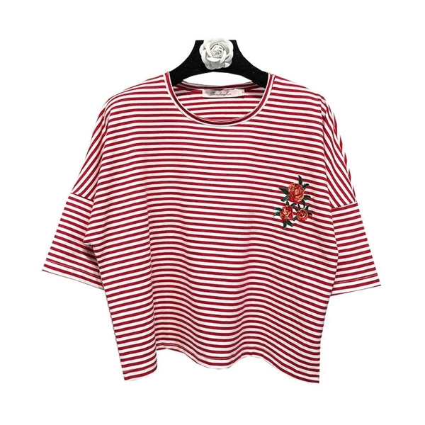 Tricou dama in dungi scurtat, in broderie albastra si rosu - model gratuit