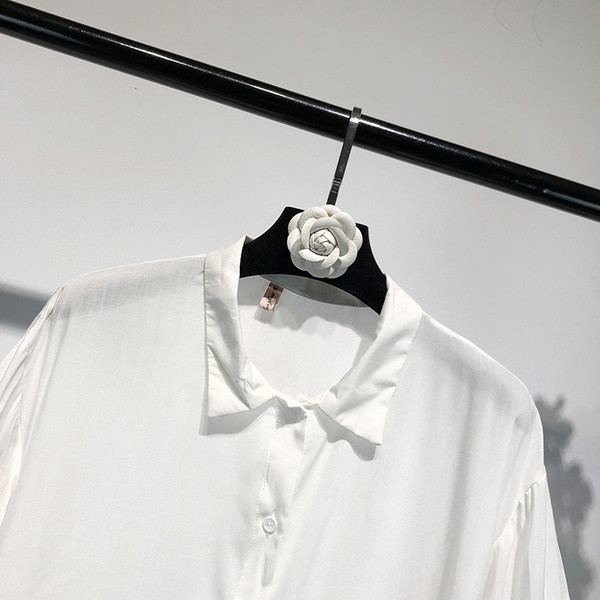 Κομψό γυναικείο πουκάμισο σε λευκό με μανίκι 3/4