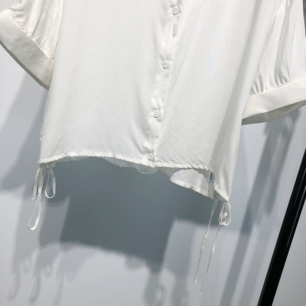 Κομψό γυναικείο πουκάμισο σε λευκό με μανίκι 3/4