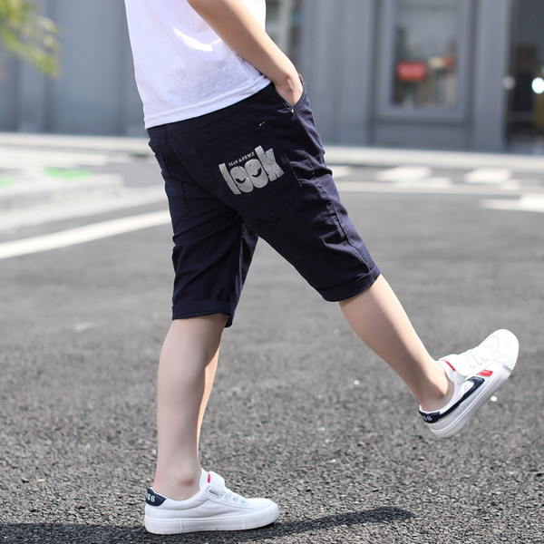 Παιδικό παντελόνι 3/4 για αγόρια σε τρία χρώματα με επιγραφή