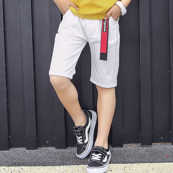 Pantaloni scurți uni pentru băieți în două culori