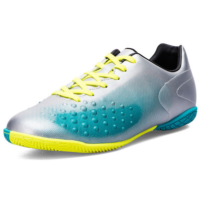 Άνετα ανδρικά παπούτσια ποδόσφαιρου σε δύο χρώματα