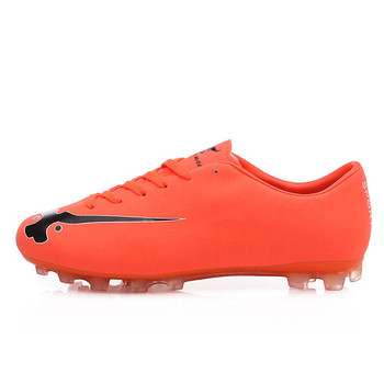 Ανδρικά ποδοσφαιρικά παπούτσια σε διάφορα χρώματα