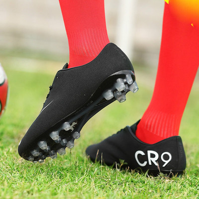 Ανδρικά ποδοσφαιρικά παπούτσια σε διάφορα χρώματα