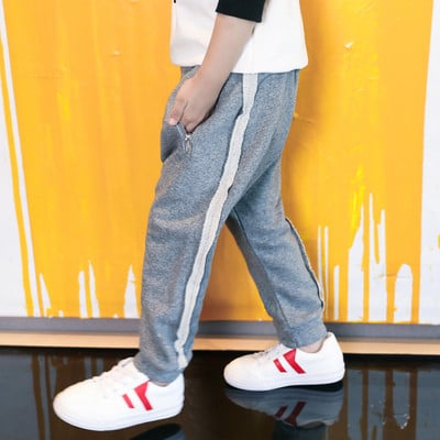 Trening pentru copii cu panglici colorate in trei culori