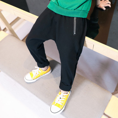 Trening pentru copii cu panglici colorate in trei culori