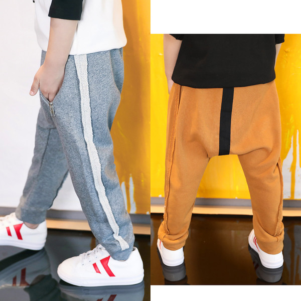 Trening pentru copii cu panglici colorate in trei culori