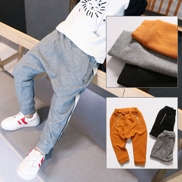 Trening pentru copii cu panglici colorate in trei culori