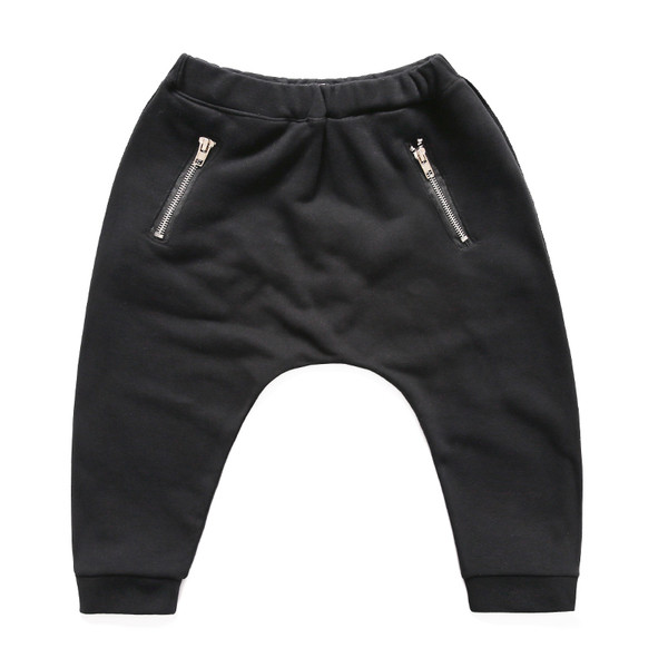 Trening pentru copii cu panglici colorate in trei culori