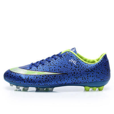 Nasturi de fotbal pentru bărbați pentru toate vârstele în trei culori